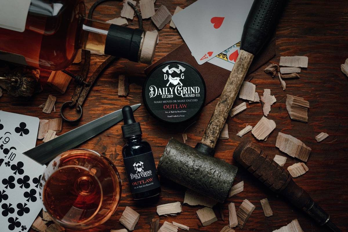 Photo collage featuring various hydrating beard care kit components like oil bottles and combs.